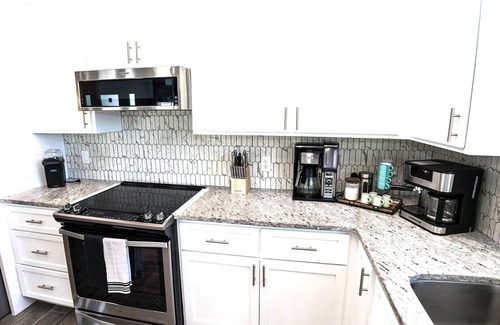 Laguna Beach House | Walk to Beach! Family Retreat, Grill, Pool Table, Private Patio & Free parking