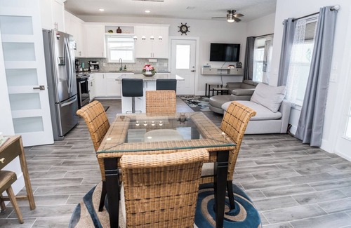 Laguna Beach House | Walk to Beach! Family Retreat, Grill, Pool Table, Private Patio & Free parking