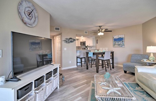 Bradenton Beach Condo | Walk to Bradenton Beach: Gulf-View Home w/Lanai