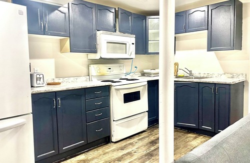 Bramalea House | Walk to Bramalea: Cozy One-BedRoom, Private Access