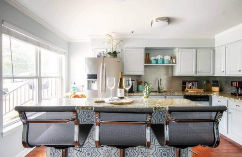 Rutledge Hill House | Walk To Broadway!Charming Modern Historic Townhome