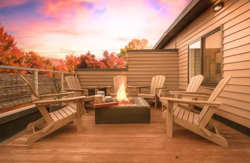 West Colfax House | Walk To Broncos Stadium Hot Tub & Rooftop