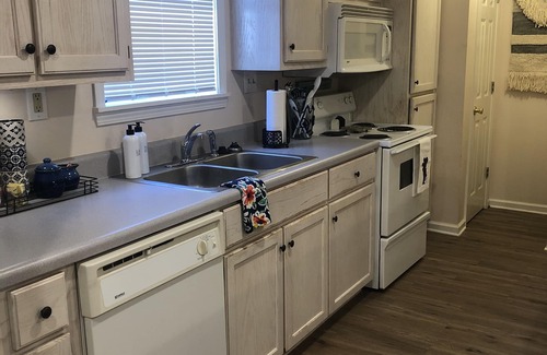 Oxford Condo | Walk to campus