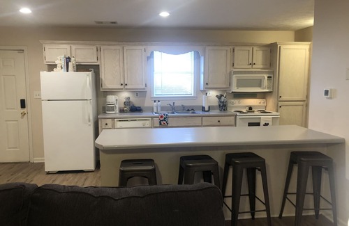 Oxford Condo | Walk to campus