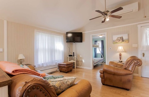 York Beach House | Walk to Cape Neddick Beach and Short Sands