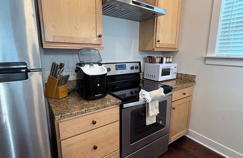 Southwest Raleigh House | Walk to Carter Finley in Raleigh, Dogs OK
