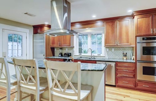 North Forest Beach House | Walk to Coligny, beach, shops, Pvt heated pool, new furnishings, tvs for 2024