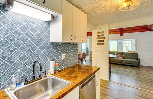 Allenton Cottage | Walk to Cranberry Lake: Quaint Family Cottage