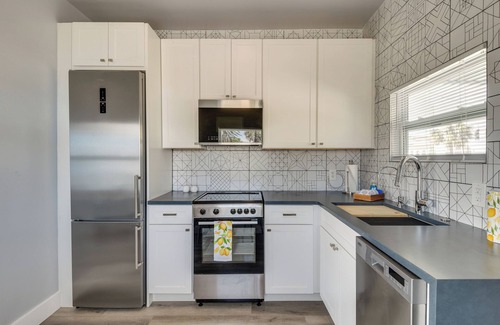 Rogers Seabreeze Apartment | Walk to Daytona Beach & Boardwalk: Apt w/Balcony