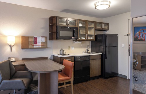 Anaheim Resort House | Walk to Disneyland! w/Fully-equipped Kitchen, Pool, Pets are Welcome!