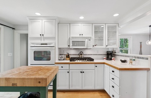 Kennebunkport House | Walk to Dock Square- Quiet neighborhood!