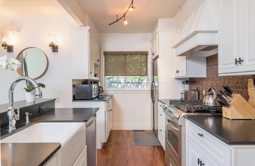 Elkhorn House | Walk to Dollar and SV Village w/Pool & Hot Tub