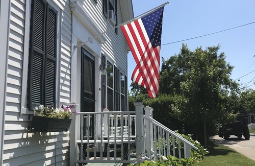 Edgartown House | Walk To Downtown and Beaches