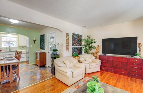 Atascadero Cottage | Walk to Downtown Atascadero: Cottage w/Sunroom!