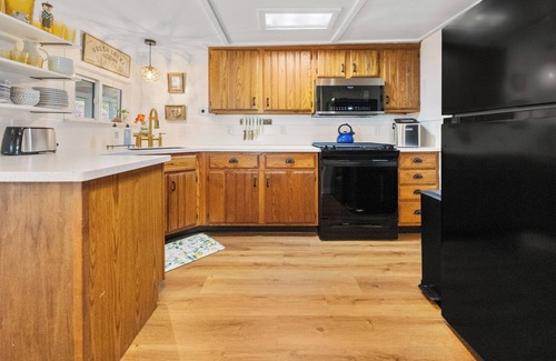 Oswego House | Walk to Downtown! Marina, Parks, Fire pit, SUNY!