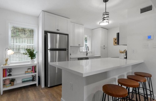 Biloxi Condo | Walk to Downtown & Beach. Pool. Golf Cart Friendly