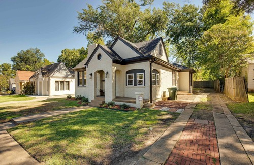 Tyler Cottage | Walk to Dtwn: 'tyler Tudor' w/Backyard