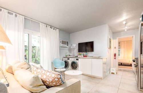 Lauderdale-by-the-Sea Apartment | Walk To Everything - Garden View