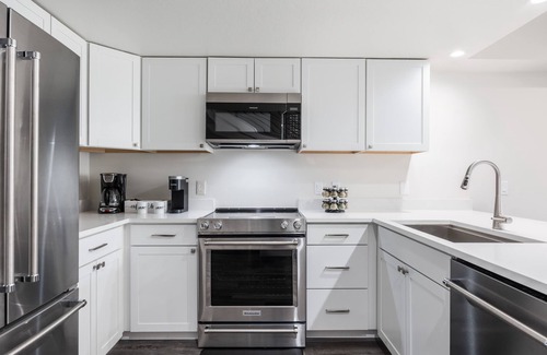 Deer Valley Condo | Walk to Everything on Main Street, Private Hot Tub, Amazing Views!