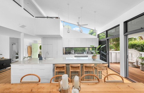 Newport House | Walk to everything - The Ultimate Beach Holiday home