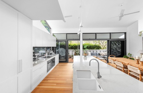 Newport House | Walk to everything - The Ultimate Beach Holiday home