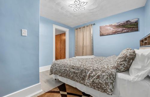 Downtown Niagara Falls House | Walk To Fall (4th Street)