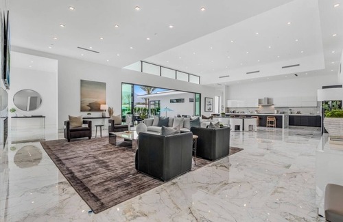 Indio House | Walk to Festivals-Private Pickleball Court-Villa 3