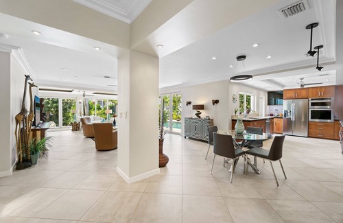 Nurmi Isles House | Walk to Fort Lauderdale Beach & World Class shops just off Las Olas Blvd!