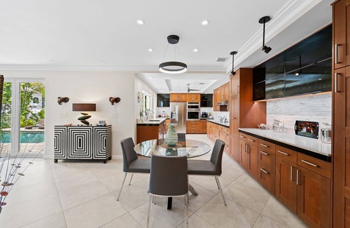 Nurmi Isles House | Walk to Fort Lauderdale Beach & World Class shops just off Las Olas Blvd!