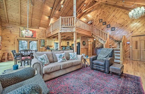 Maggie Valley Cabin | Walk to Golfing: Grand Maggie Valley Cabin!