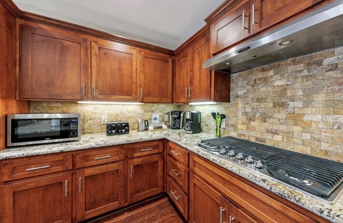 South Lake Tahoe House | Walk to Gondola, Lake, Casinos, A/C | Tahoe Woods #201