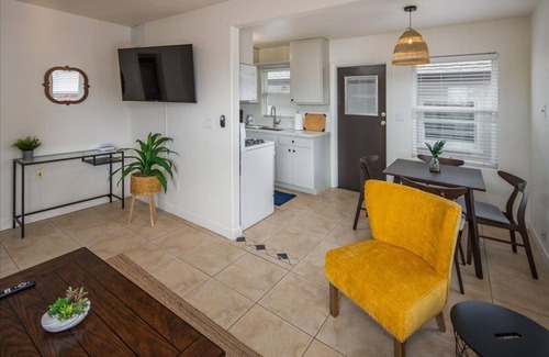 Old Town Cottage | Walk to Historic Old Town San Diego, cute 1 bedroom 1 bath, single story home.