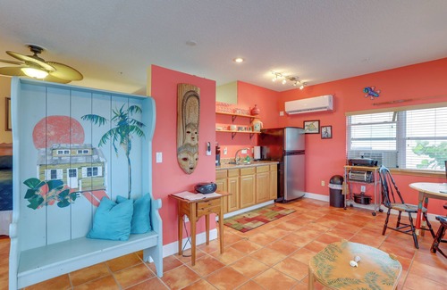 Indian Rocks Beach Apartment | Walk to Indian Rocks Beach - Vibrant Condo