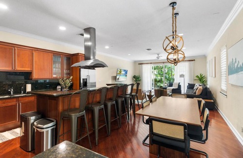 Tarpon River House | Walk to Las Olas, Riverfront community