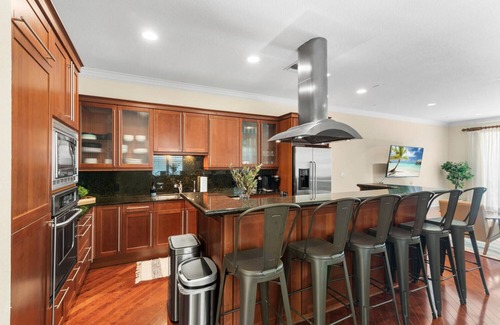 Tarpon River House | Walk to Las Olas, Riverfront community