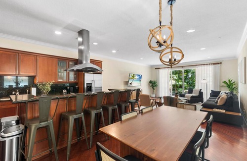 Tarpon River House | Walk to Las Olas, Riverfront community