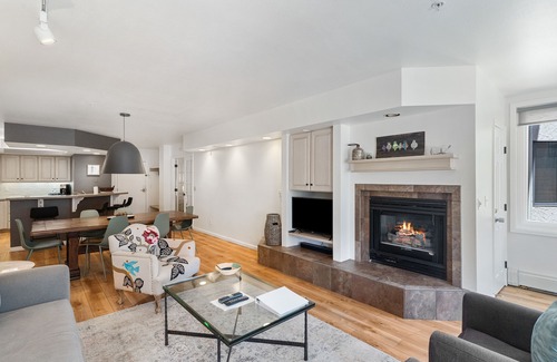 Steamboat Springs Condo | Walk-to-Lift Condo with Gas Fireplace, Balcony & Shared Hot Tub/Pool/Garage