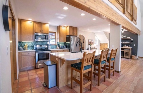 Angel Fire House | Walk to Lift | Wheeler Views | Hot Tub | Rustic Chalet