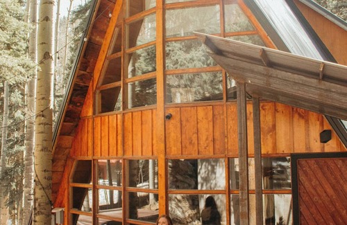 Taos Ski Valley House | Walk to Lifts and Ski Village with Private Hot Tub