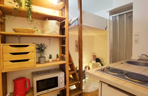 Quartier de la Place-Vendome Apartment | Walk to Louvre/Cozy Loft for 2 Guests/Elevator/Near Metro