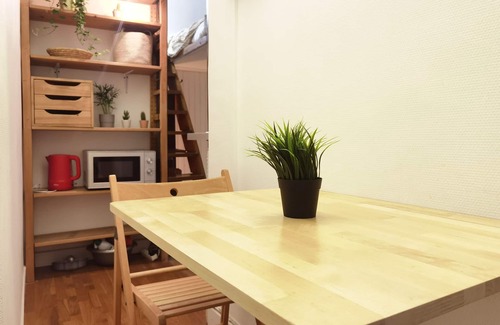 Quartier de la Place-Vendome Apartment | Walk to Louvre/Cozy Loft for 2 Guests/Elevator/Near Metro