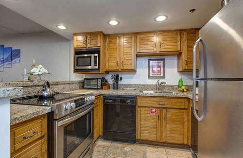 North Park City Condo | Walk to Main Street! Communal Hot tub/Pool/Fitness Center at Park City Silver King 404