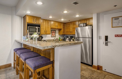 North Park City Condo | Walk to Main Street! Communal Hot tub/Pool/Fitness Center at Park City Silver King 404