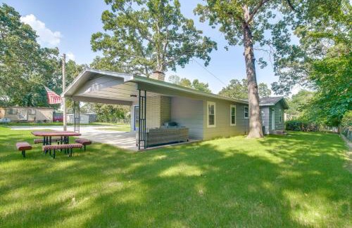 Afton House | Walk to Marina and Lake Family Retreat in Afton!