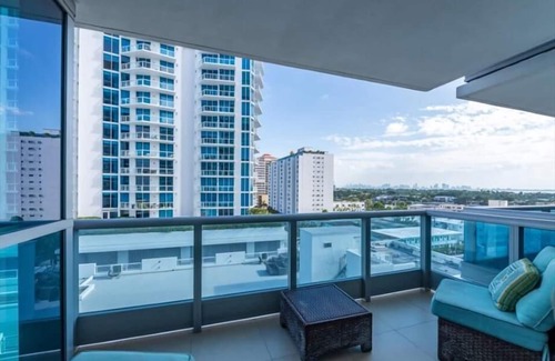 North Beach Apartment | Walk to North Beach Retail Plaza | Free Wifi & Beach Acess | South Florida