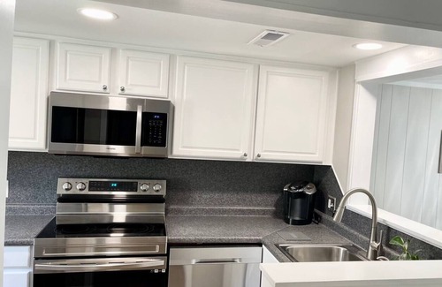Hilton Head Island House | Walk to Ocean, Coligny Plaza & Park-2nd Row