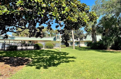 Hilton Head Island House | Walk to Ocean, Coligny Plaza & Park-2nd Row