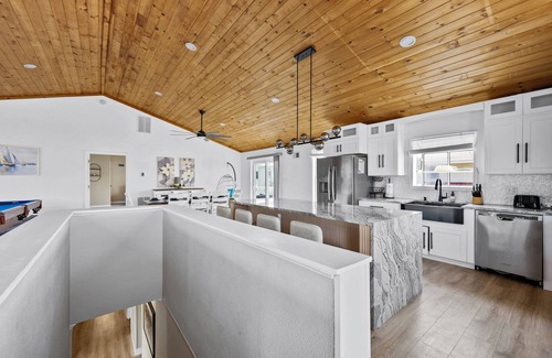 Bethany Beach House | WALK TO OCEAN/BEACH -5 BR BEACH RETREAT IN SOUTH BETHANY- 35205 Hassell Ave