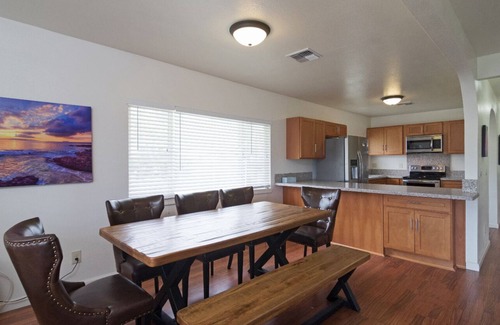 Hauula House | Walk to Ocean from house- close to BYU-H & Polynesian Cultural Cntr 3 bed 2 bath