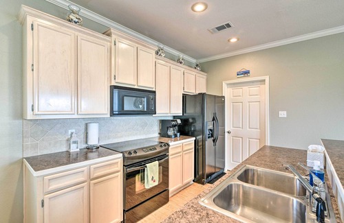 Port Bolivar House | Walk to Ocean: 'Pura Vida' Crystal Beach House!